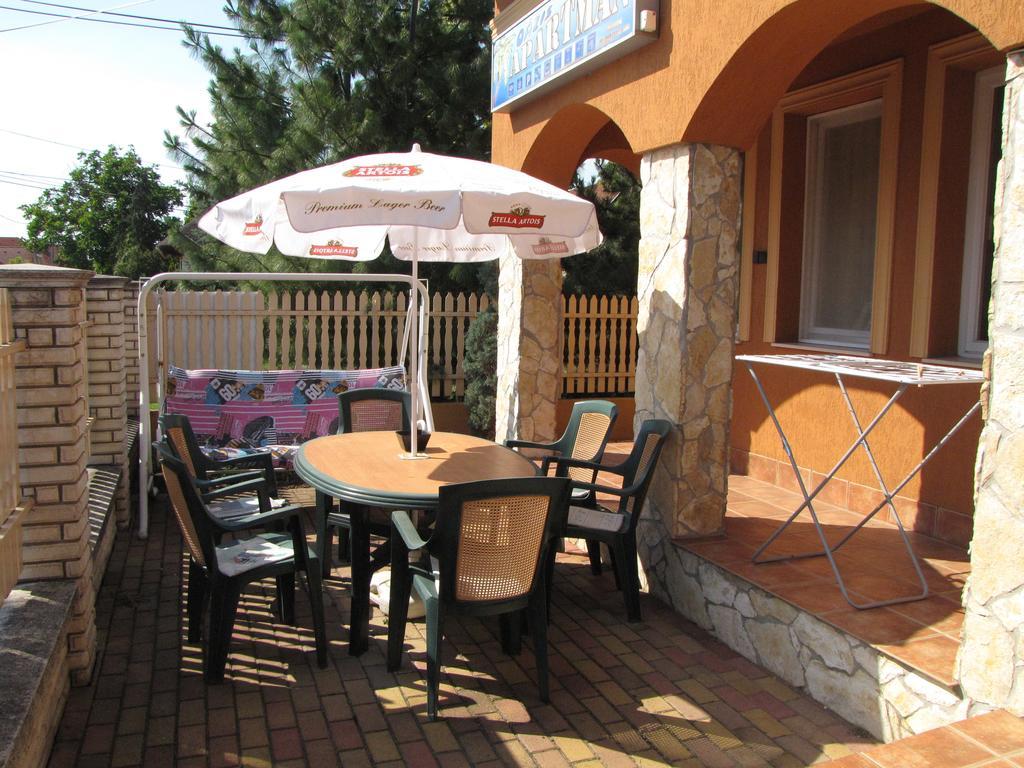 Oazis Apartmanhaz Hajdúszoboszló Exterior foto