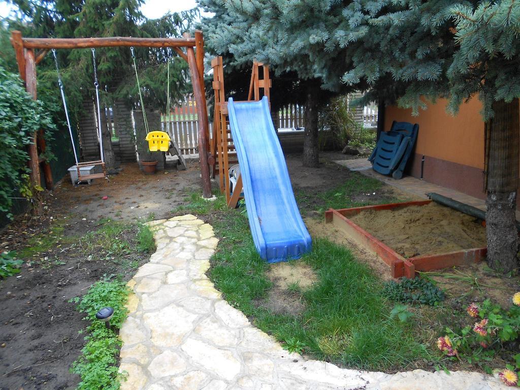 Oazis Apartmanhaz Hajdúszoboszló Exterior foto